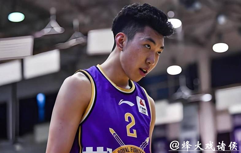 饭圈推捧廖三宁与庞峥麟成巨星,造星运动导致广西球迷迷失自我 饭圈推捧廖三宁与庞峥麟成巨星,造星运动导致广西球迷迷失自我